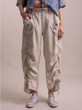 E73. RUCHED LEG CARGO PANTS